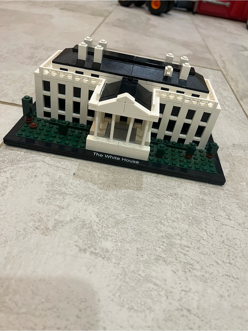LEGO-style White House Architecture Model - White & Black set 21006